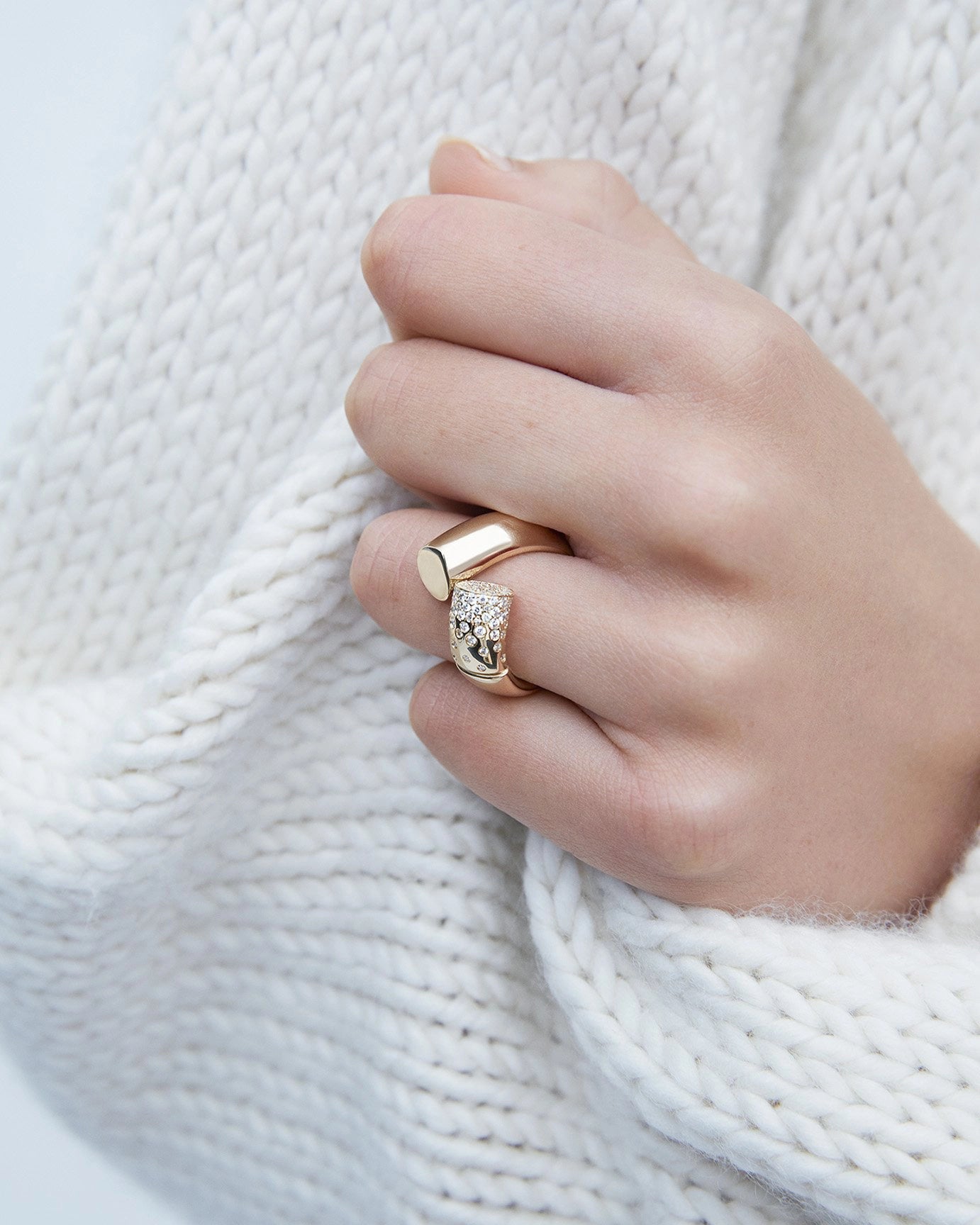 Oera Ring Larger with Pave