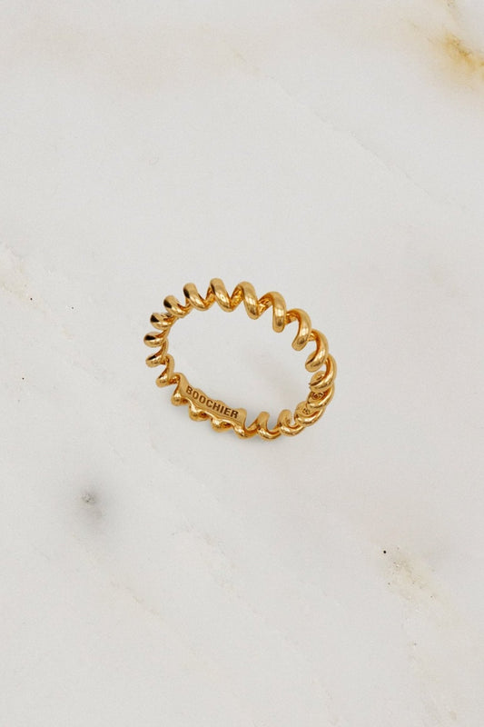 Boochier 18k yellow gold mini slinky ring